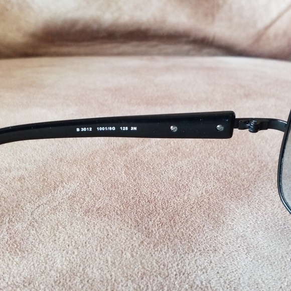 BURBERRY Sunglasses with Case - Picture 4 of 6